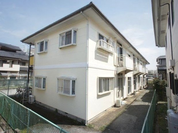 建物外観　2階建て8世帯です♪