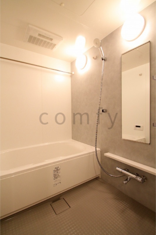 バス・シャワールーム　バスルーム