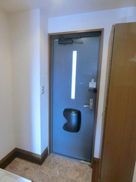 玄関　写真は別のお部屋のイメージです。現況優先