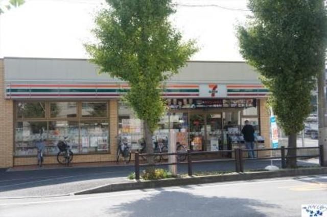 コンビニ　セブンイレブン（コンビニ）まで234m