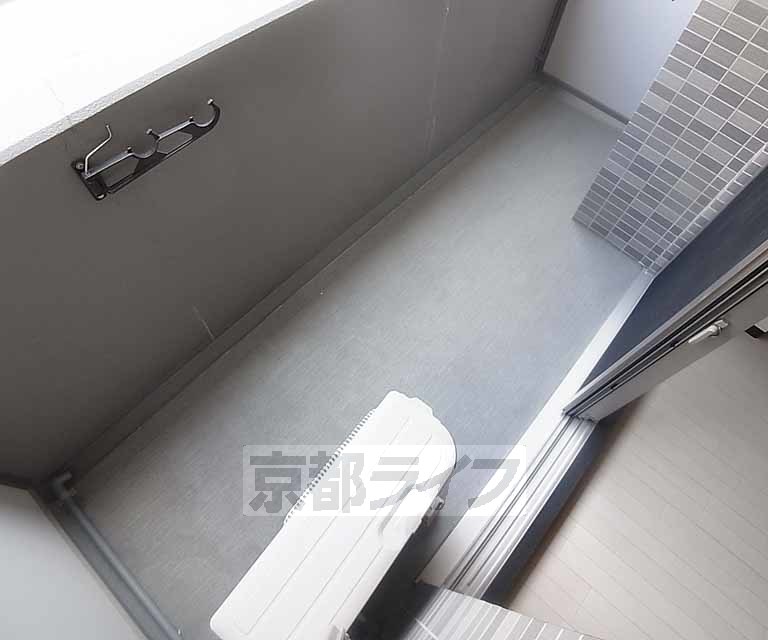 バルコニー　日当たりの良いバルコニーです。