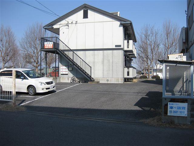 エントランス　南向きで日当たり良好♪