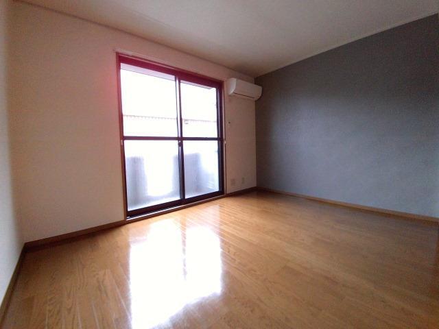 居室・リビング　内装色は現況を優先します。