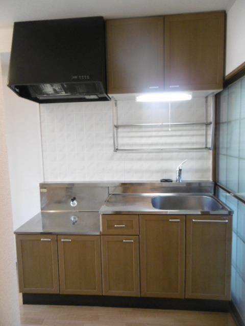 キッチン　キッチン。2ガスコンロ置けます。