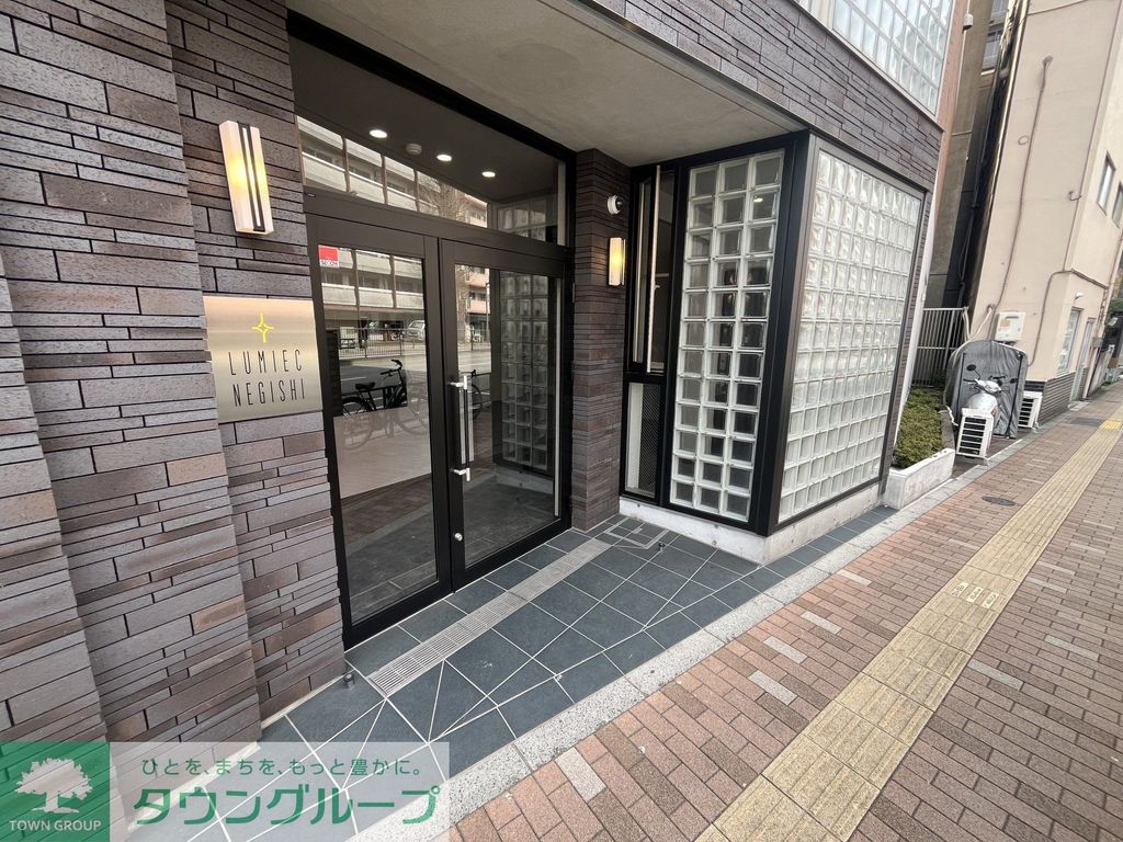 エントランス　エントランス