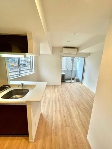 居室・リビング　☆明るい居間☆