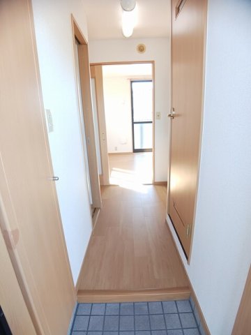 玄関　明るい玄関です