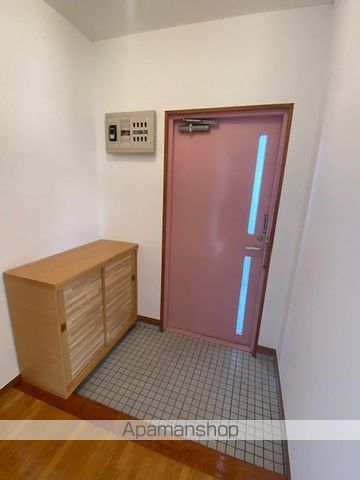 ＪＲ中央線 甲府駅 徒歩14分 3階建 築40年の玄関写真