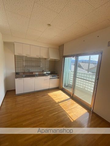 ＪＲ中央線 甲府駅 徒歩14分 3階建 築40年の居間写真