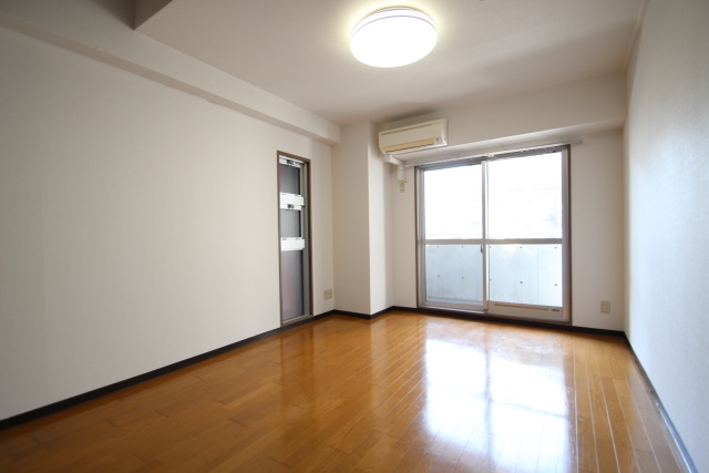 居室・リビング　別号室写真