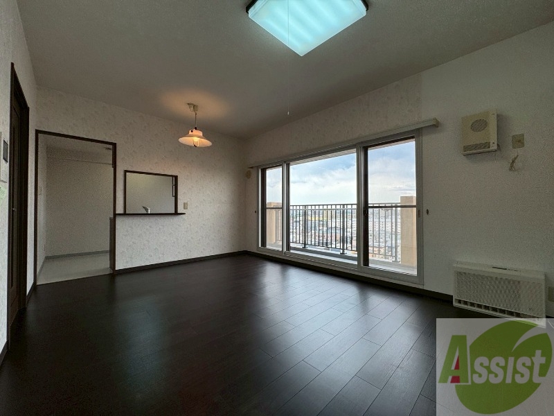 居室・リビング　明るいお部屋は気持ちよく過ごせそうですね。