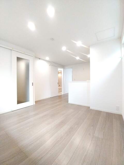 居室・リビング　建築中の写真となります。