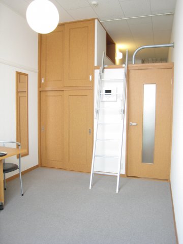 居室・リビング　1Fフローリング 2Fカーペット