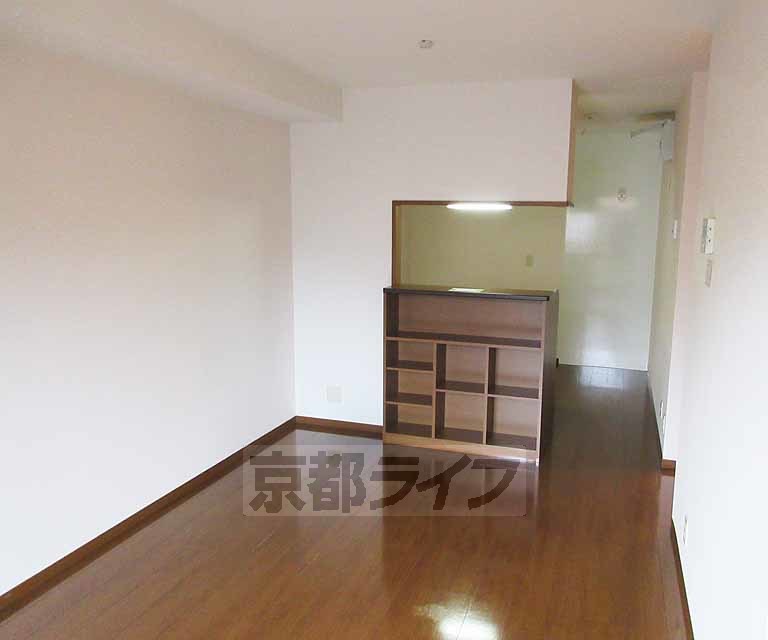 居室・リビング　シンプルな色合い