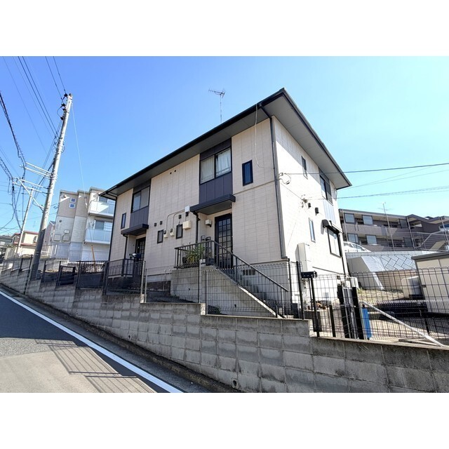 建物外観　閑静な住宅地内