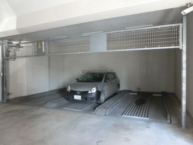 駐車場　敷地内駐車場あります