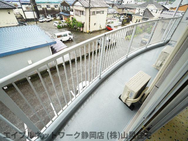 バルコニー　落ち着いた時間を過ごせるバルコニーです