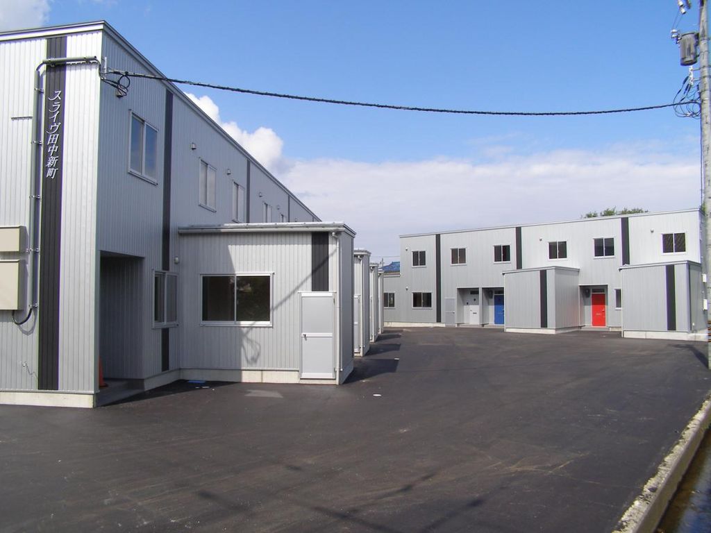 建物外観　駐車場