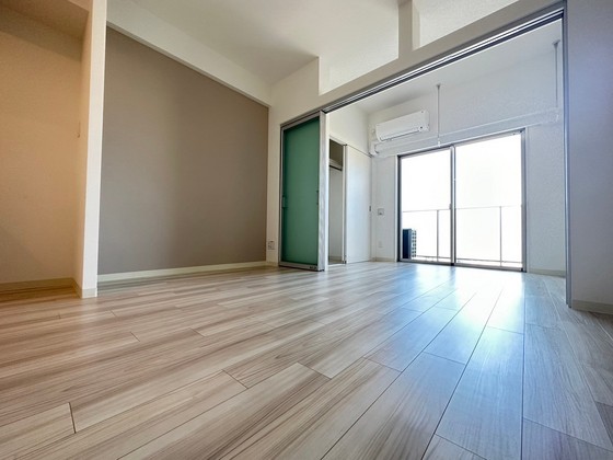 居室・リビング　※別部屋の写真です