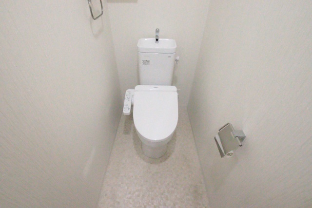 トイレ　※別室の参考写真の為、現況優先です。