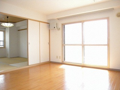 居室・リビング　明るいリビング♪