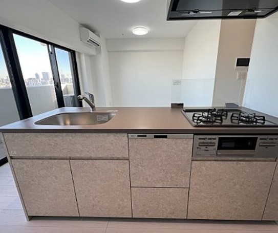 キッチン　別タイプ部屋　参考写真です