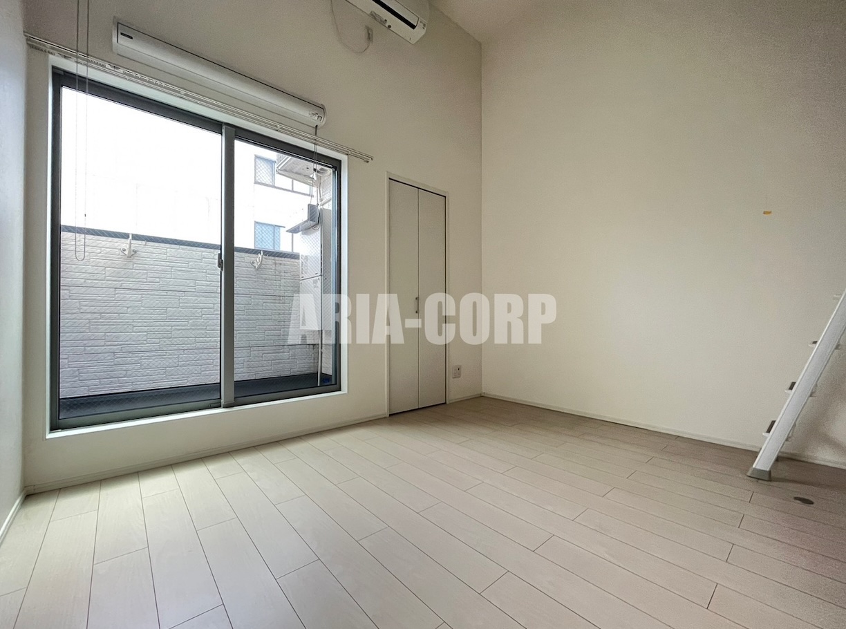 居室・リビング　（同仕様）広々とした空間！天井高さのある開放的なお部屋です♪