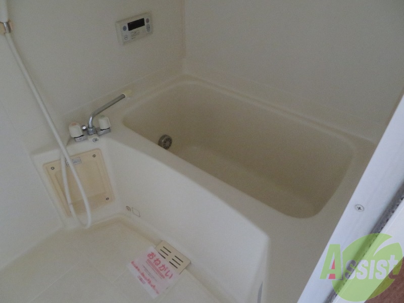 バス・シャワールーム　お風呂はバスタブもゆったりしていていい感じですねー