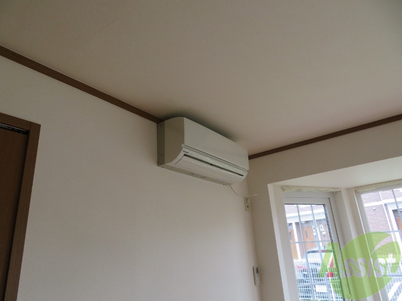 その他設備　リビングには夏も冬も活躍するエアコンあるんです