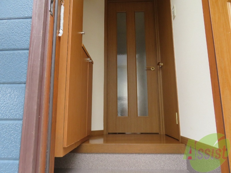 玄関　玄関にはシューズボックスもちゃんとあります