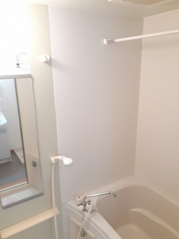 バス・シャワールーム　浴室乾燥機付きのお風呂です♪