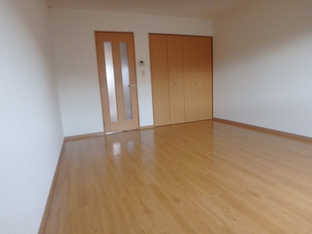 居室・リビング　コンパクトで使いやすい洋室です