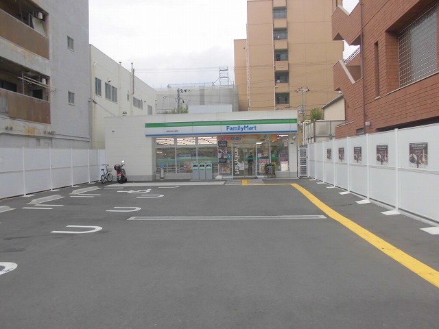 コンビニ　ファミリーマート 波除中央大通店（コンビニ）まで153m