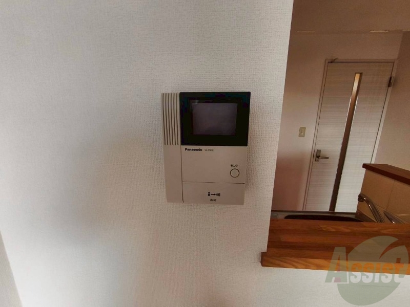 セキュリティ　ＴＶモニター付インターホンです。来客者の顔が見えるので安心！