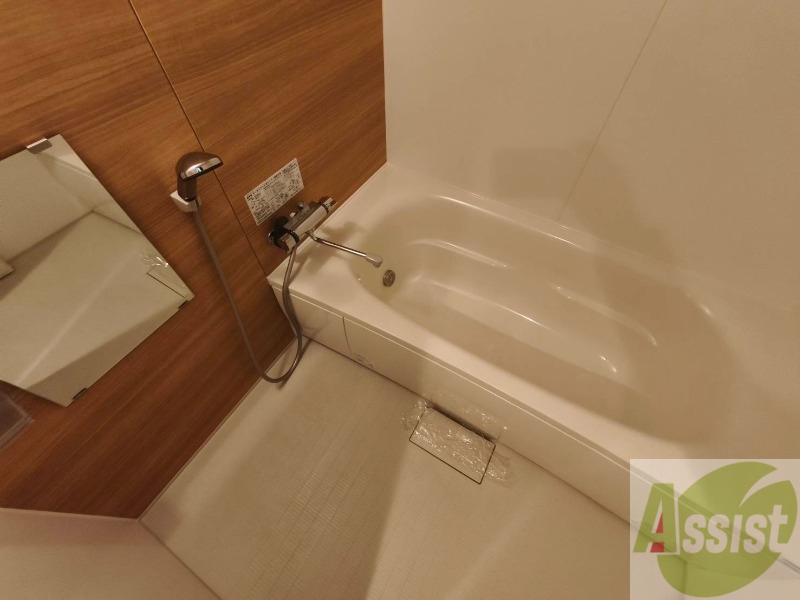 バス・シャワールーム　お風呂になります。一日の疲れを癒してくださいね。