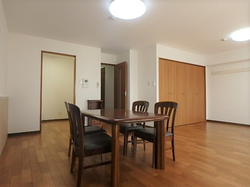 居室・リビング　図面と現状に相違がある場合には現状を優先