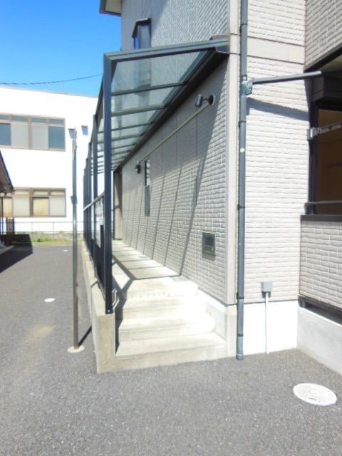 エントランス　☆建物横☆