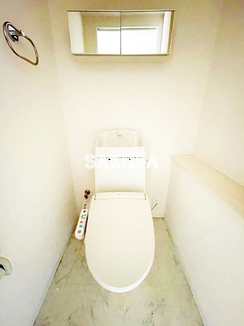 トイレ　落ち着いた色調のトイレです♪