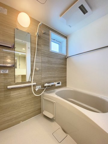 バス・シャワールーム　バスルーム