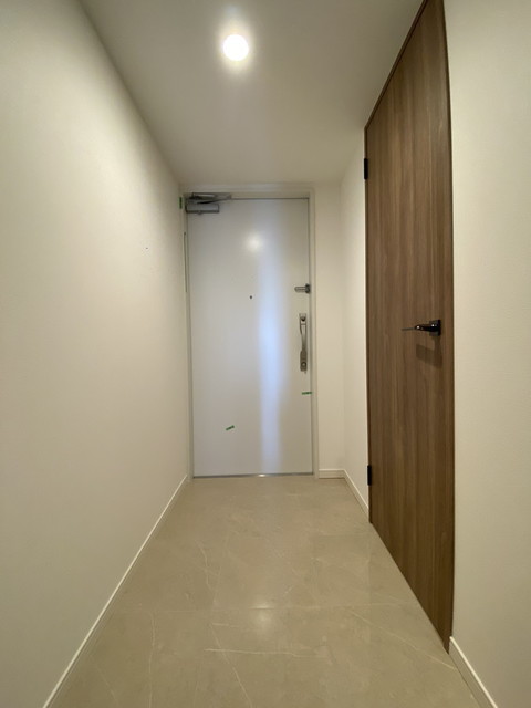 玄関　※写真は同タイプ住戸です。