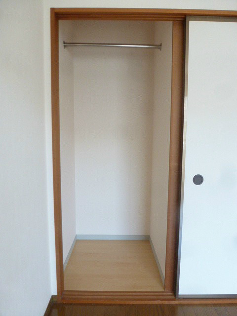 収納　写真は別号室です