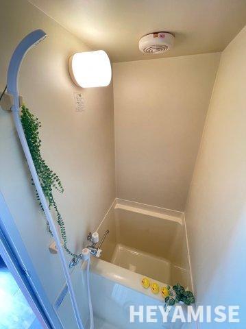 バス・シャワールーム　※別の階のお部屋の参考画像です※現況を優先します