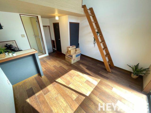 居室・リビング　※別の階のお部屋の参考画像です※現況を優先します