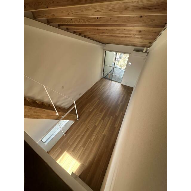 その他　ロフトスペースより２階ＬＤＫを眺める