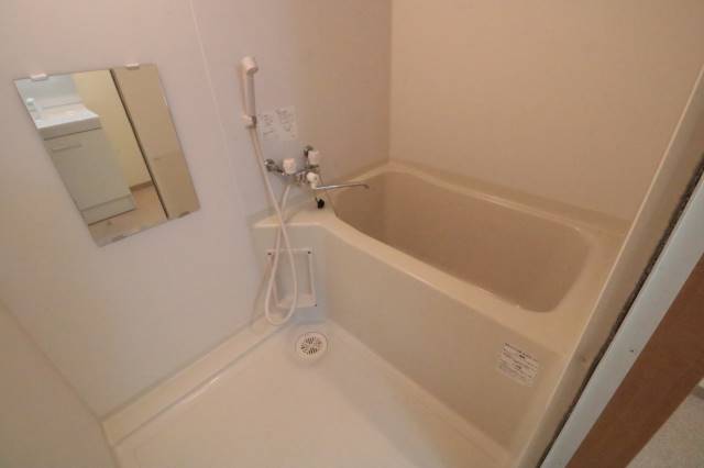 バス・シャワールーム　綺麗な浴室です♪