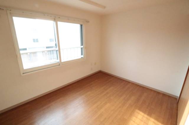 その他部屋・スペース　綺麗な内装の寝室です♪