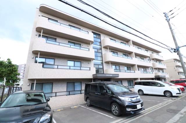 建物外観　鉄筋４階建て★