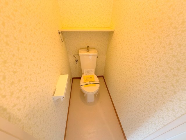 トイレ　清潔感のあるトイレは、誰もがリラックスできる空間です。