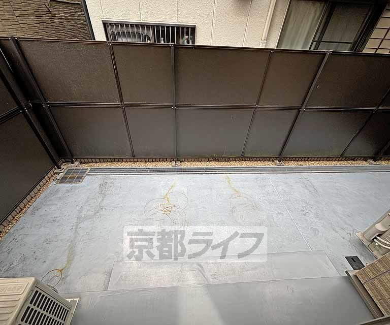 バルコニー　一階専用庭です