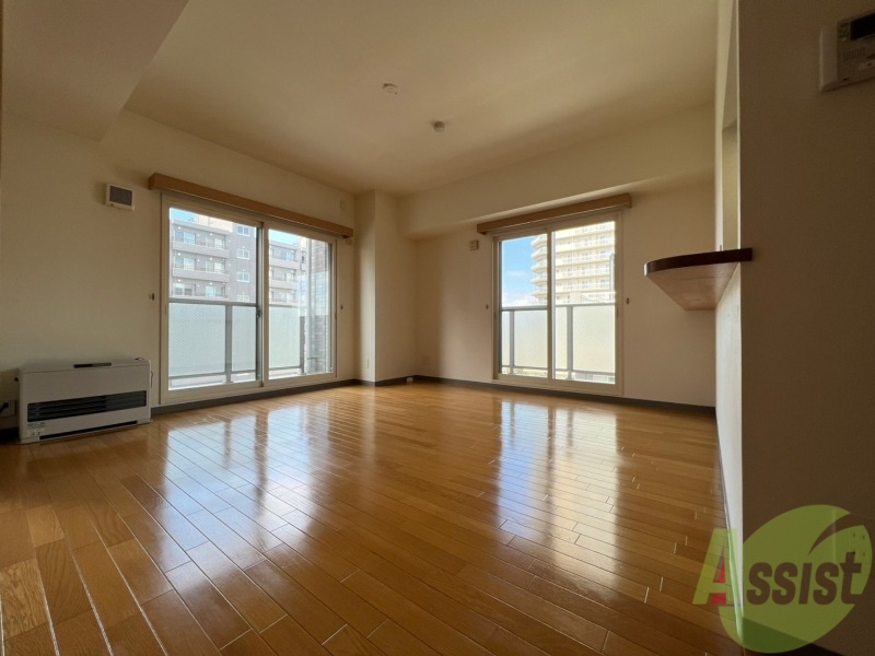 居室・リビング　広くてキレイなお部屋が広がっていて、充実した生活が送れそう。